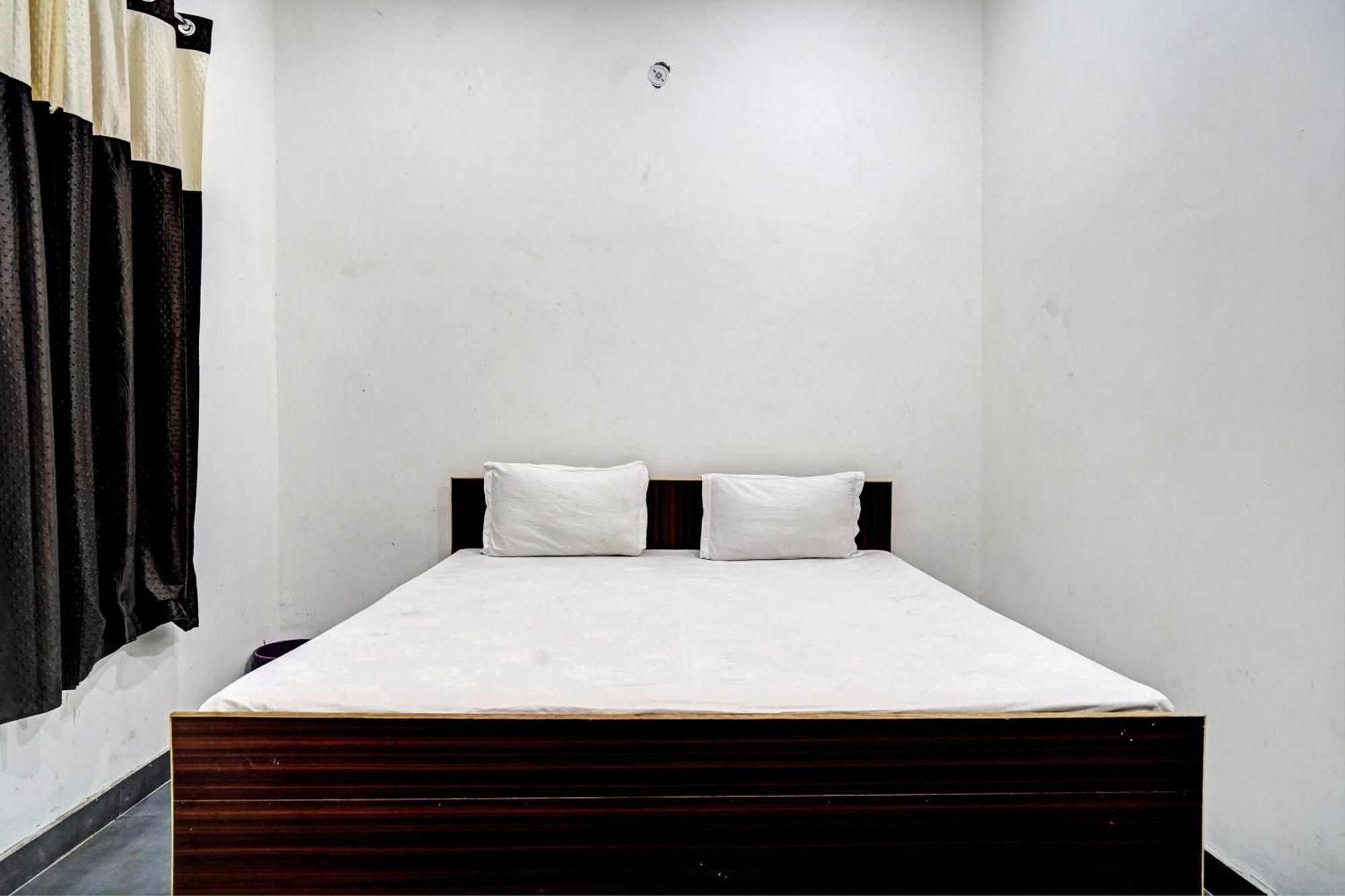 Oyo Double Ss Hotel Hāthras Eksteriør billede