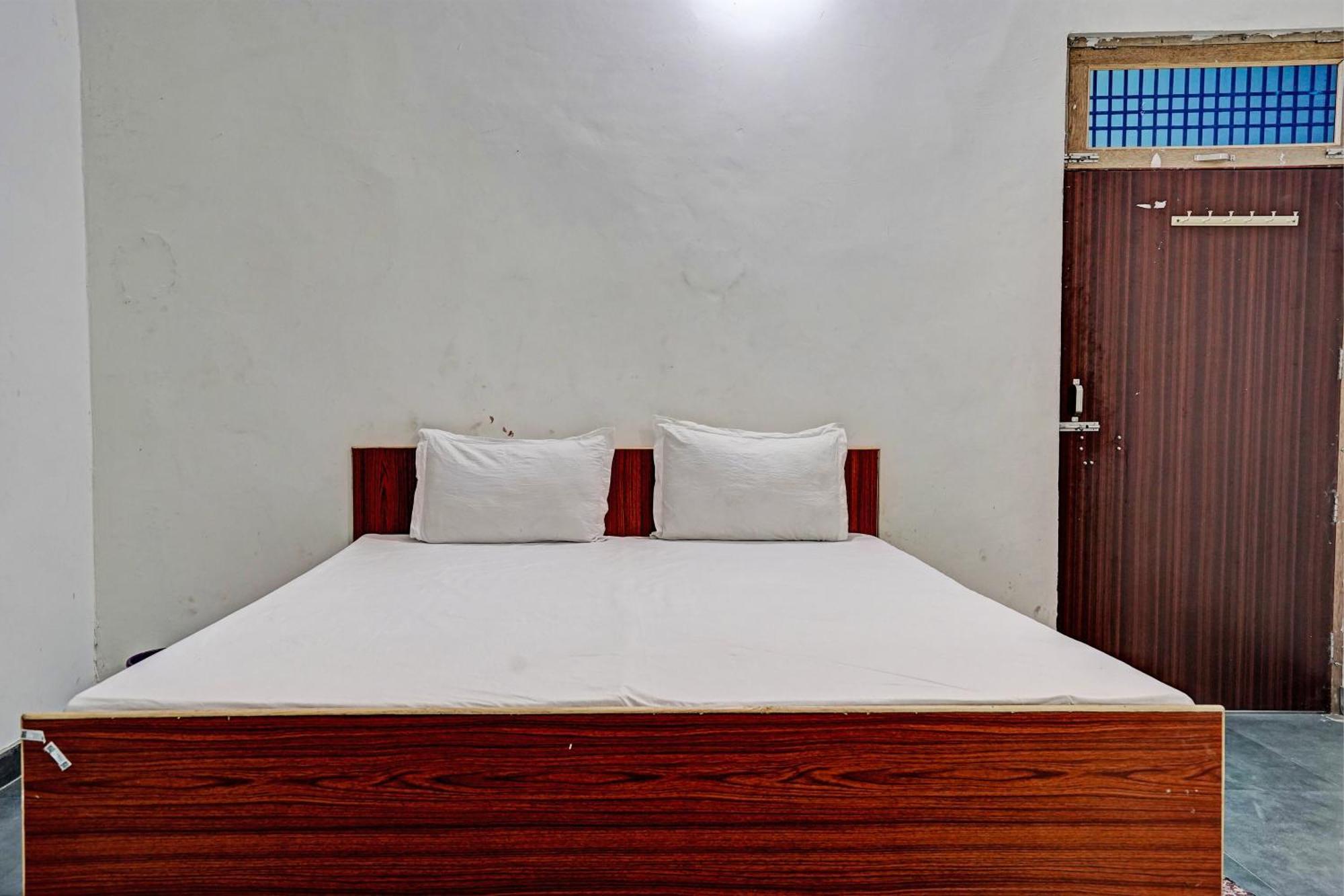 Oyo Double Ss Hotel Hāthras Eksteriør billede