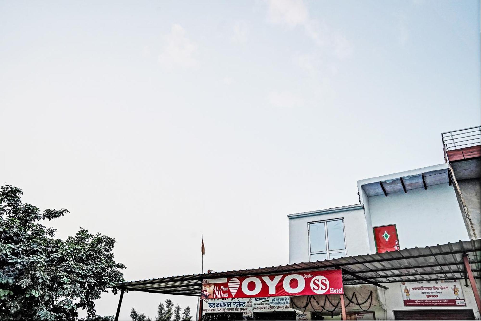 Oyo Double Ss Hotel Hāthras Eksteriør billede